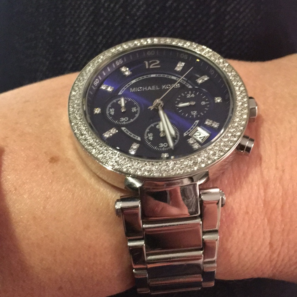 MK gorgeous blue & silver watch - Picture 3 of 7